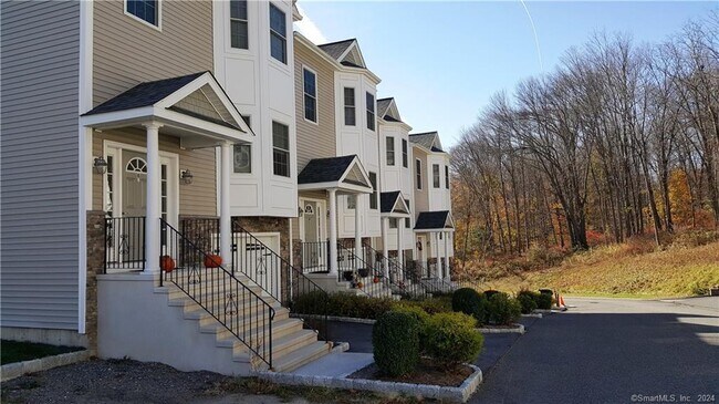 Building Photo - 10 Ardi Ct