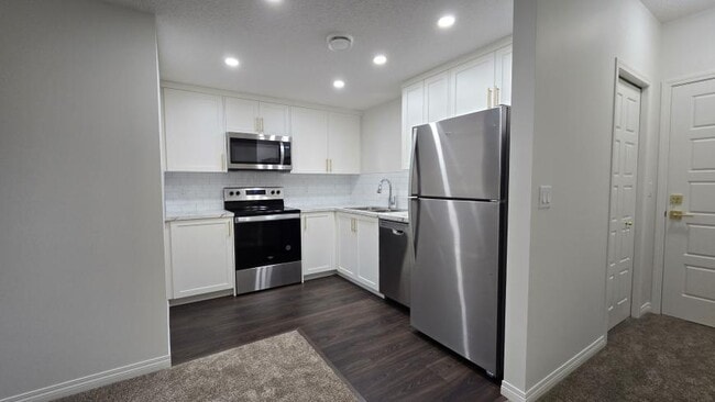 Photo du bâtiment - 2.0 bedroom in Calgary Alberta T2X 4B9