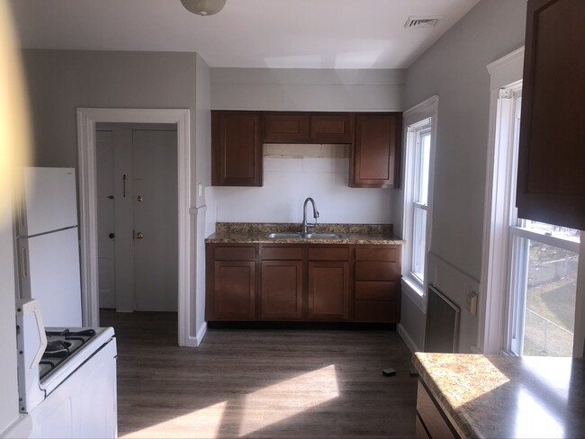 Building Photo - Just Renovated 2BR in Darlington!!!