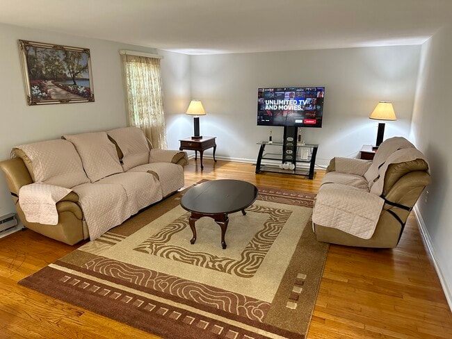 Building Photo - 160 Sunset Dr