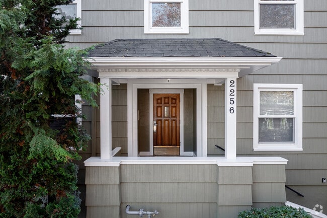 Entrance - Nob Hill