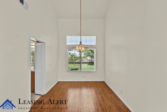 Foto del edificio - 27653 Myrin Ct