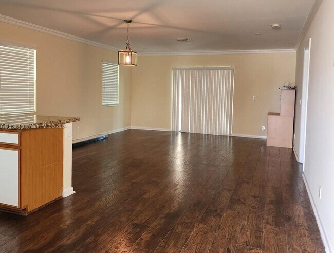 Foto del edificio - 821 SW 12th Ave