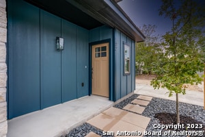 Building Photo - 806 S Walters St