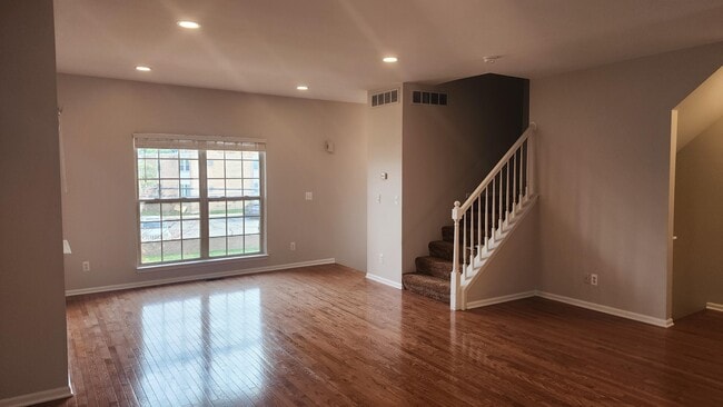 Building Photo - 1574 Kessler Ave