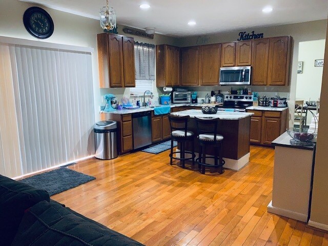 Foto del edificio - 1315 Wilshire Ct