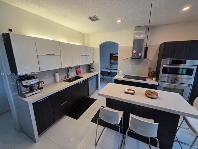 Foto del edificio - 11260 NW 84th St