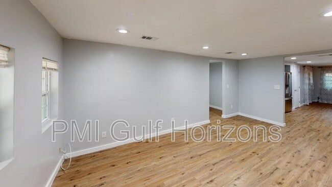 Foto del edificio - 635 Colbert Ave
