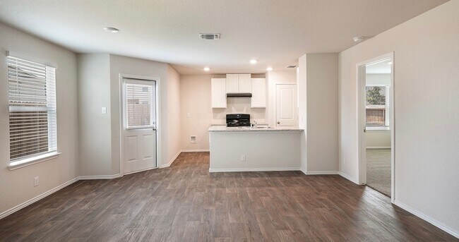 Building Photo - Newer Home Designed With You In Mind