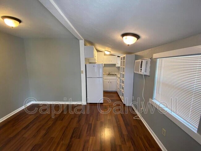 Foto del edificio - 304 E Hanna Ave