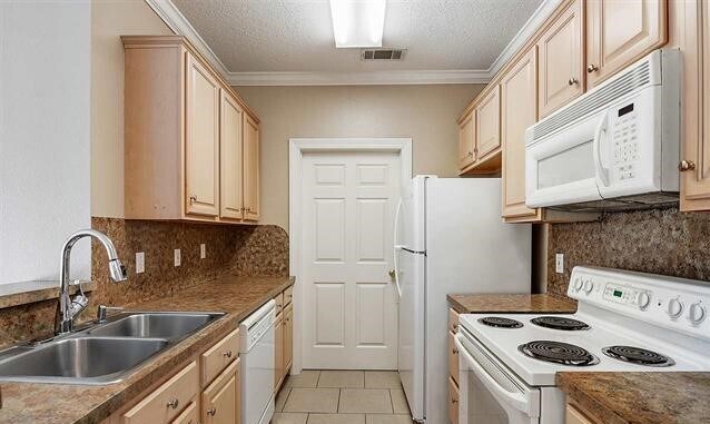 Building Photo - 12430 River Highlands Dr