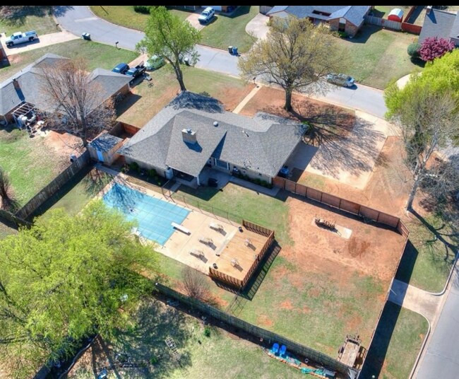 Building Photo - 814 Hickory Stick Dr