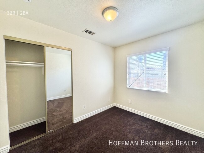 Building Photo - 119 W 94th St