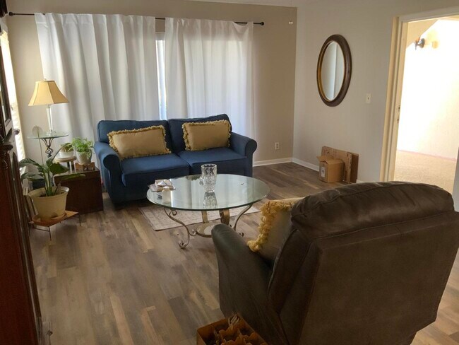 Foto del edificio - 2703 SW Matheson Ave