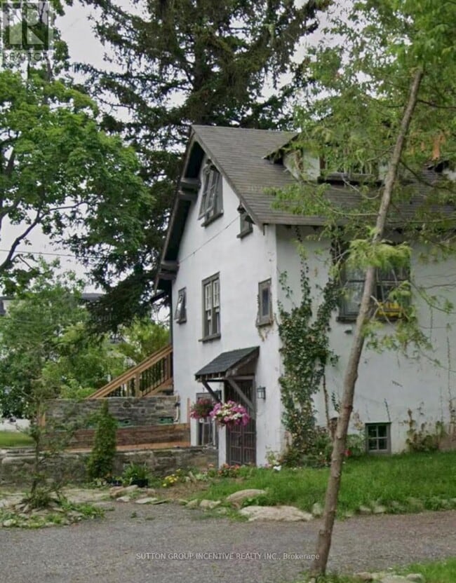 Building Photo - 233 Ellerslie Ave