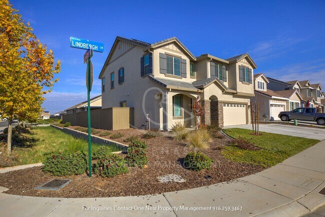 Foto del edificio - BRAND NEW 4 bedrooms, 3 full bathrooms, 2 ...