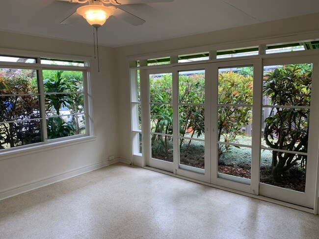 Foto del edificio - Sustainable Coastal Lifestyle: 2BR House with PV Solar Near Beach