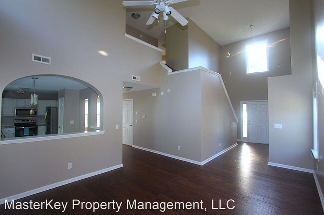 Building Photo - 3 br, 2.5 bath House - 132 Fairford Drive