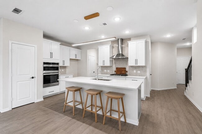 Building Photo - 1821 Agoura Hills Dr
