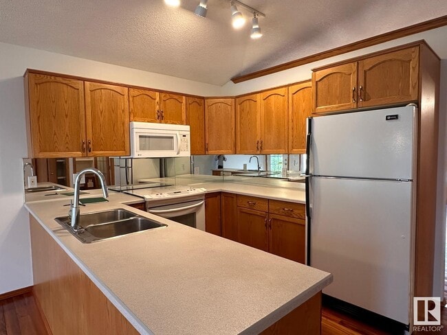 Building Photo - 643 Jenner Cove NW