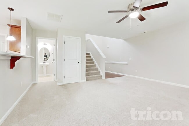 Building Photo - 31 Burr Oak Cir