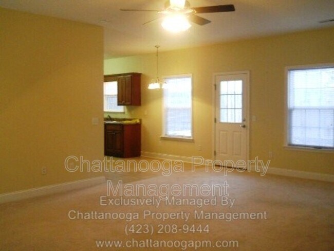 Building Photo - 1766 Southernwood Dr