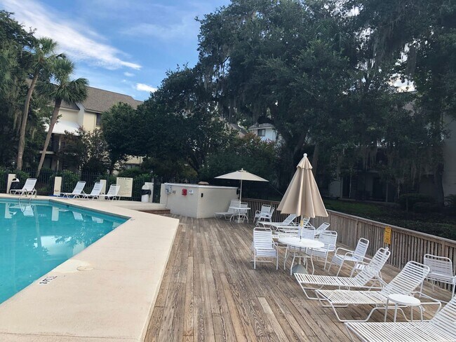 Building Photo - 2-Bedroom Hilton Head Rental Near Beach, A...