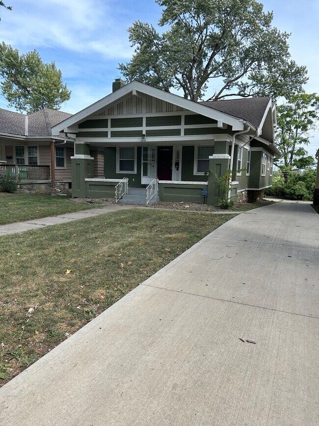 Foto del edificio - AVAILABLE NOW! Kansas City Home near UMKC ...