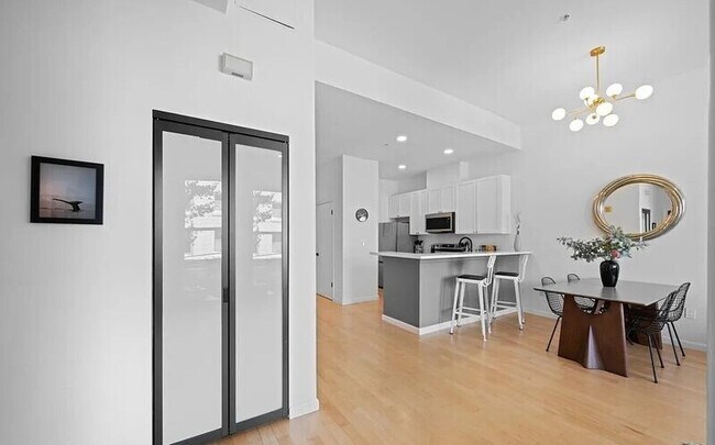 Photo - 317 29th St Apartment