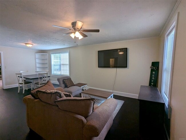 Foto del edificio - 902 W Tuskeena St