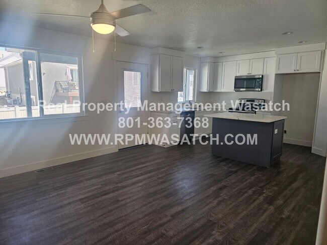 Foto del edificio - Beautiful Tooele Town House Available Now