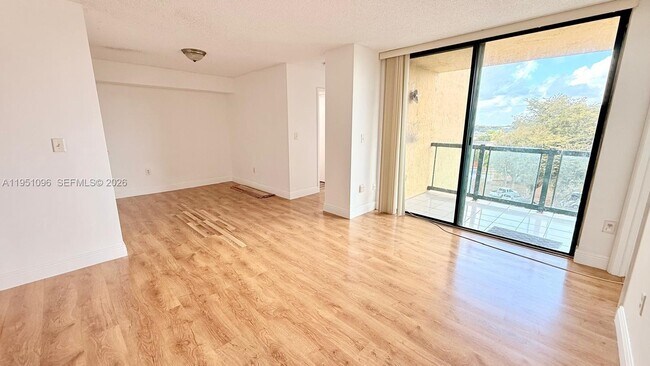 Foto del edificio - 11800 SW 18th St