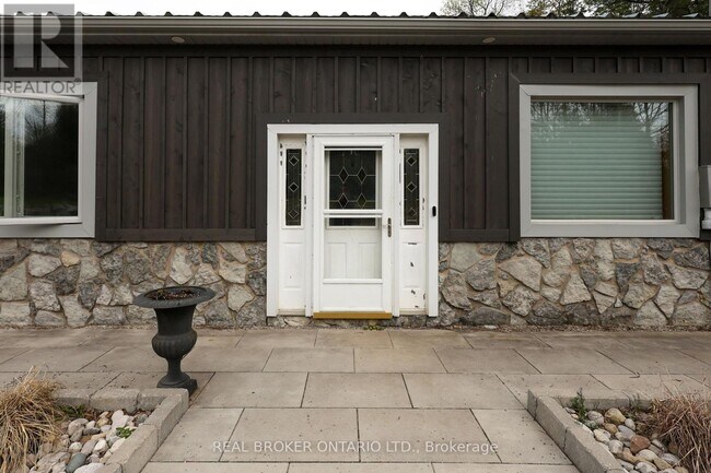 Photo du bâtiment - 4589 Watson Rd S