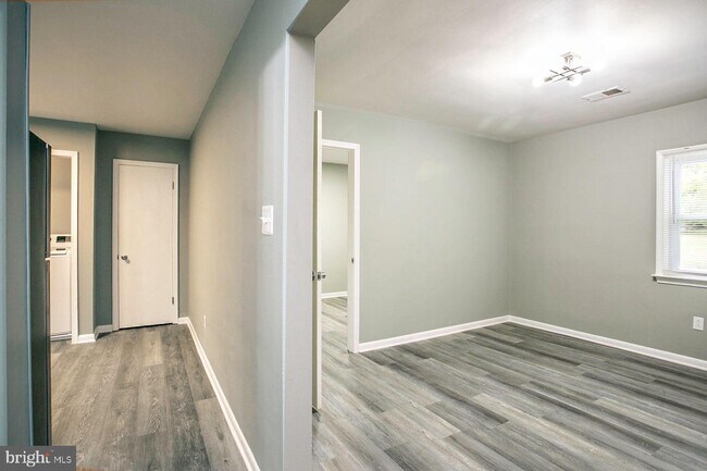 Foto del edificio - 1760 N Wales Rd