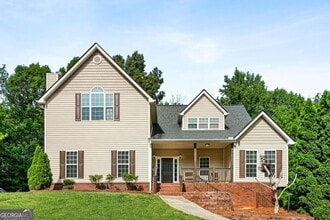 Building Photo - 176 Oak Leaf Dr