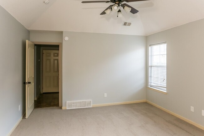 Building Photo - 8852 Campaldino Ave