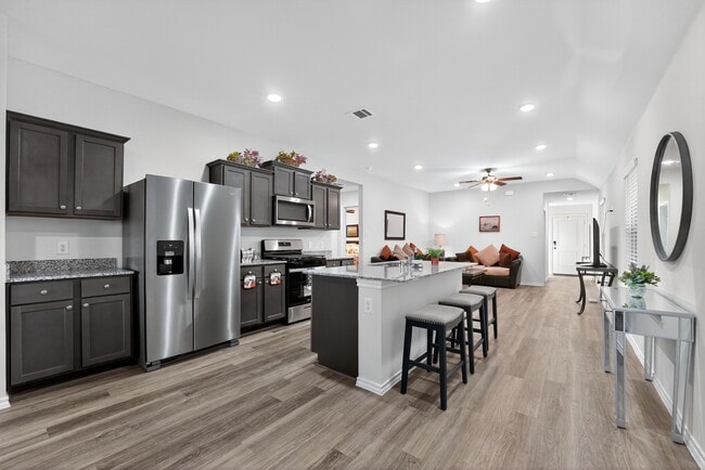 Building Photo - 906 Ramble Rd