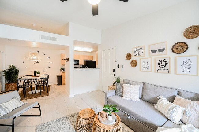 Foto del edificio - A-MAZE-ING!! Furnished Turn-Key Henderson ...
