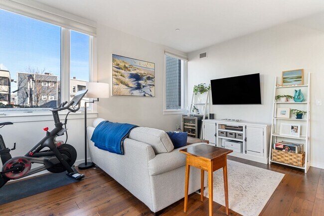 Foto del edificio - 812 E 6th St