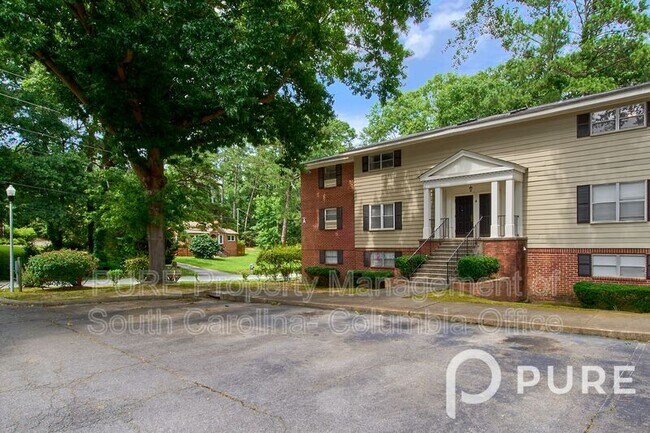 Foto del edificio - 601 Riverhill Cir