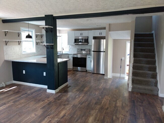 Building Photo - 1641 Flesher Ave