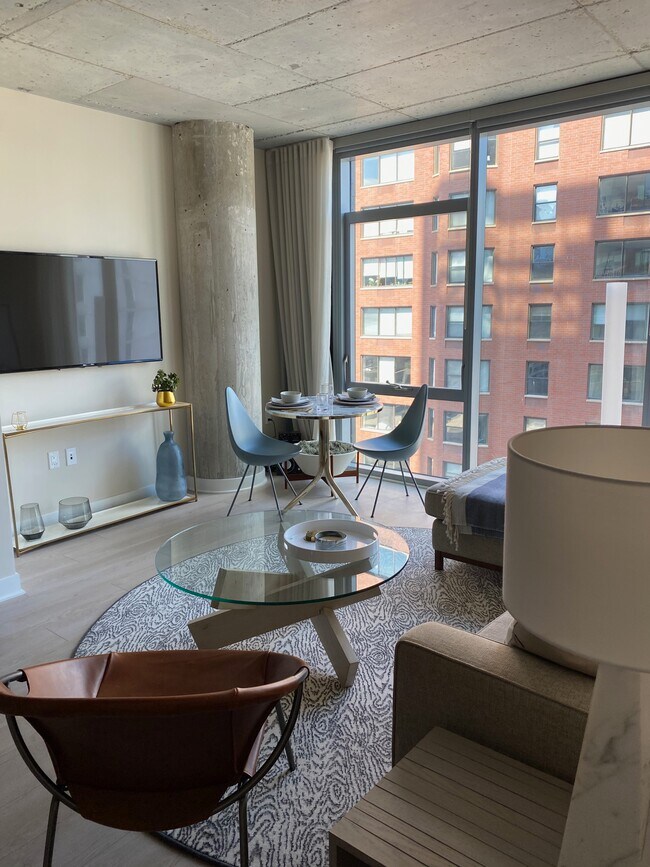 Foto del edificio - 316 W Illinois St