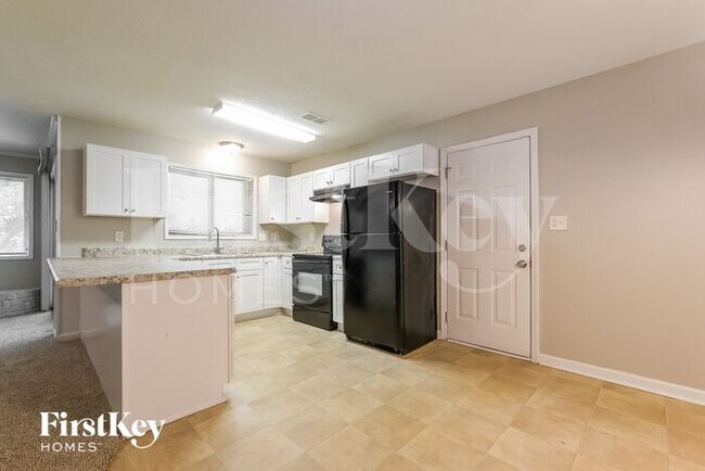 Foto del edificio - 4835 Rondelay Ct
