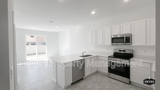 Foto del edificio - 2562 Skyline Loop