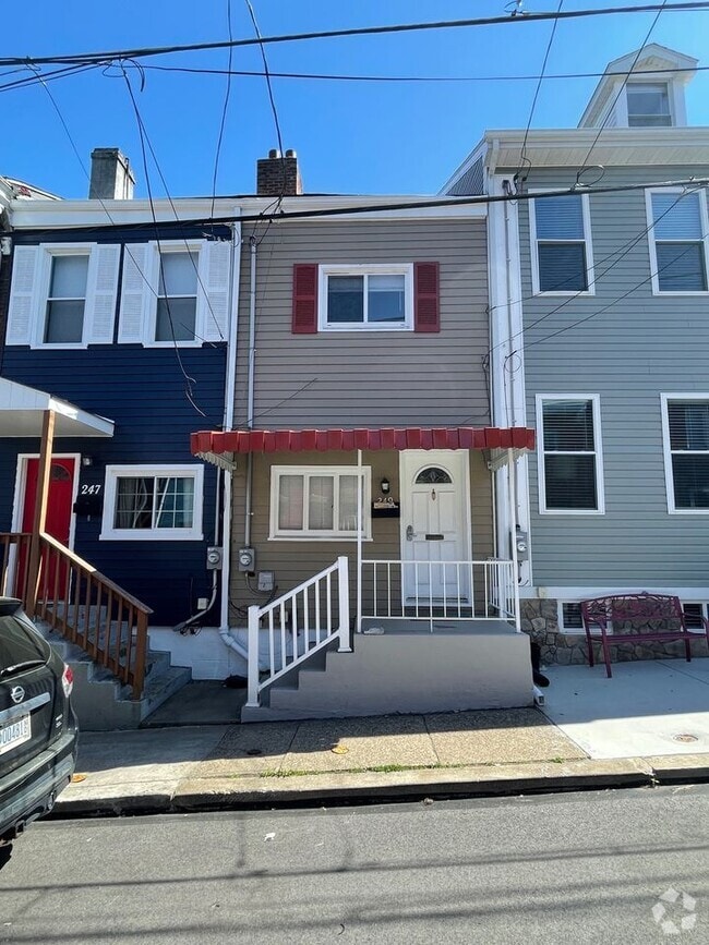 Building Photo - 249 45th St