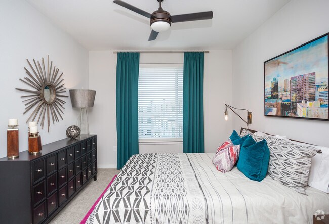 2HAB, 2BA - 951 ft² - Spoke Apartments