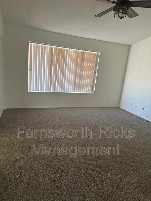 Foto del edificio - 5406 E Emerald Ave