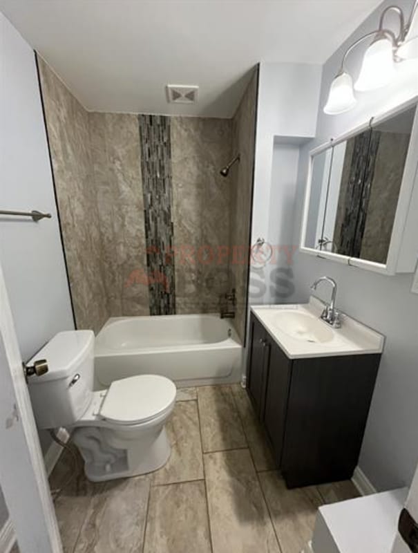 Building Photo - 15 Rimbach St