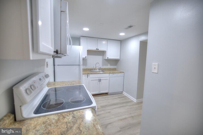 Foto del edificio - 3101 Gibbons Ave