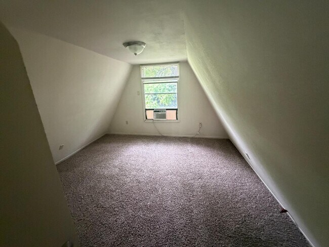 Foto del edificio - 8317 Redonda St